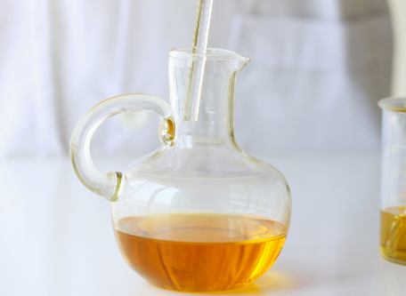 余分成分を取り除き純粋なアントロキノノール1Lを抽出